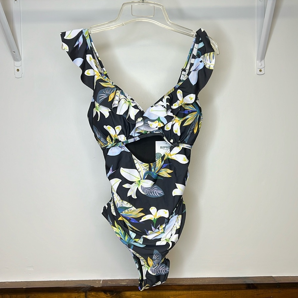 NWT Amazon Black Floral Ruffle One Piece Bathing Suit- M